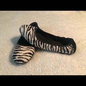 Minnetonka zebra ballerina flats size 8.5